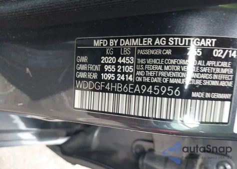 2014 Mercedes-Benz C 250 Luxury/Sport z USA, uszkodzony, nr VIN WDDGF4HB6EA945956